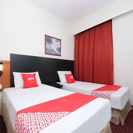 Hotel Sri Sutra - Sungai Buloh Petaling Jaya Buitenkant foto